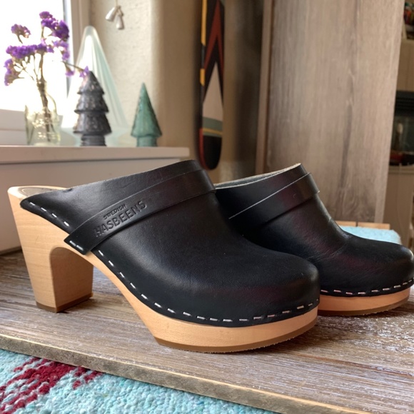Swedish Hasbeens Slip In Classic Clogs 6 - Picture 6 of 10